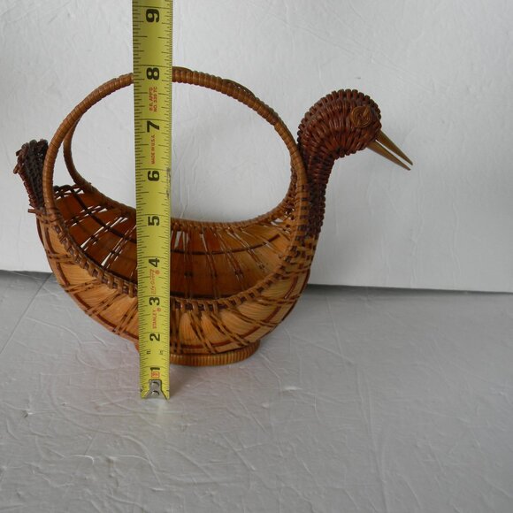 SMALL WICKER/STRAW GOOSE/DUCK BASKET FARMHOUSE COUNTRY - Picture 2 of 8